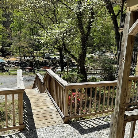 The Evening Shade River Lodge And Cabins Chimney Rock Extérieur photo