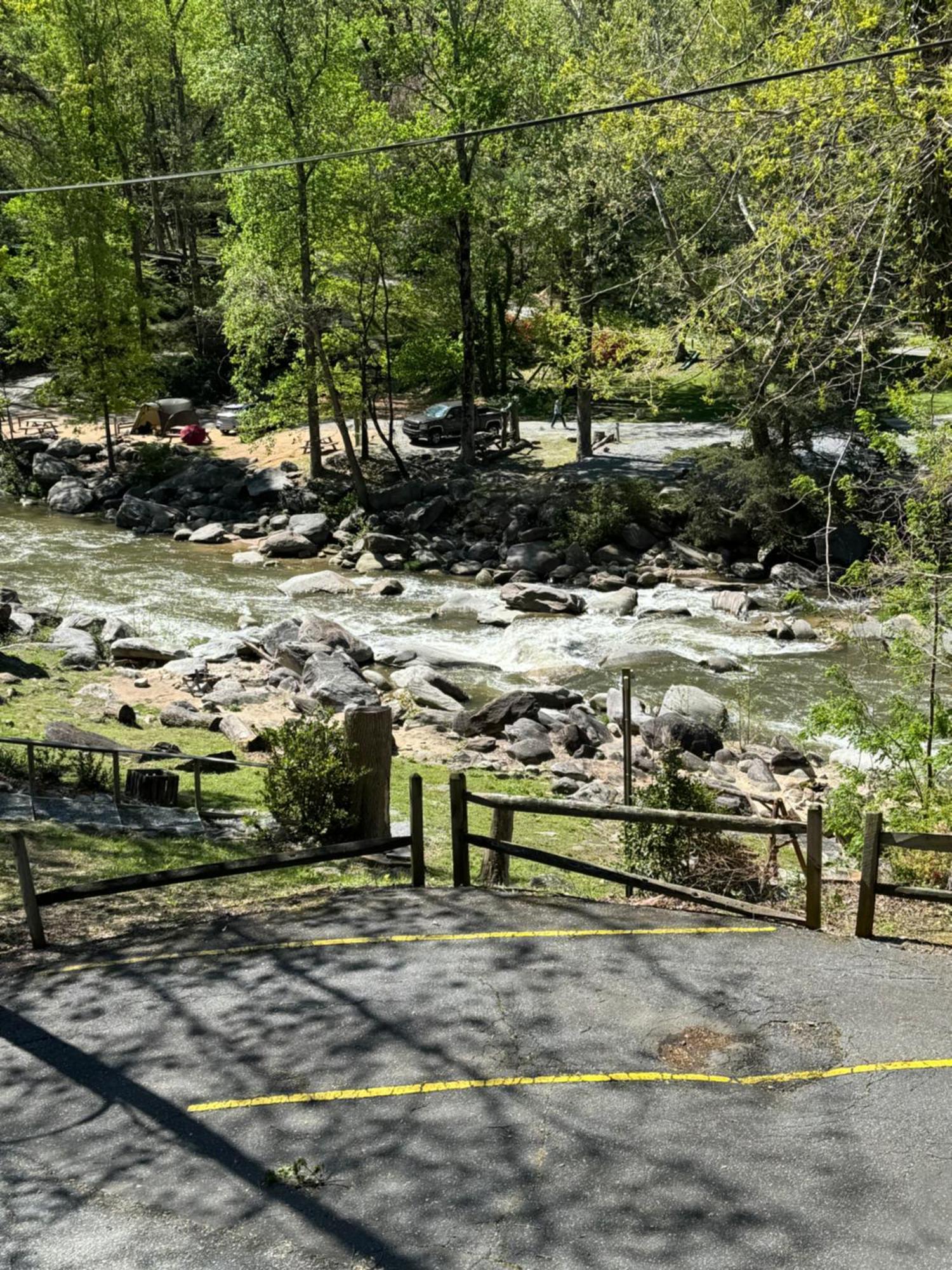 The Evening Shade River Lodge And Cabins Chimney Rock Extérieur photo