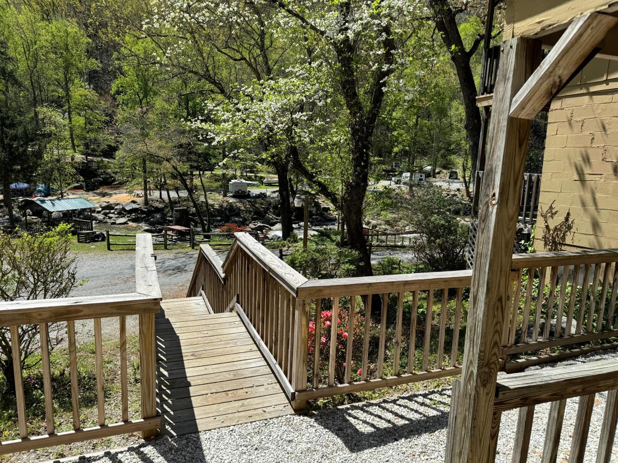 The Evening Shade River Lodge And Cabins Chimney Rock Extérieur photo