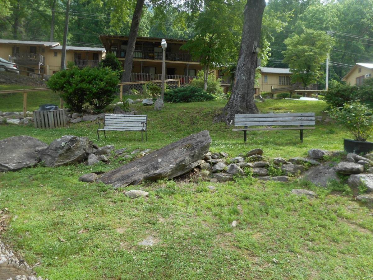 The Evening Shade River Lodge And Cabins Chimney Rock Extérieur photo